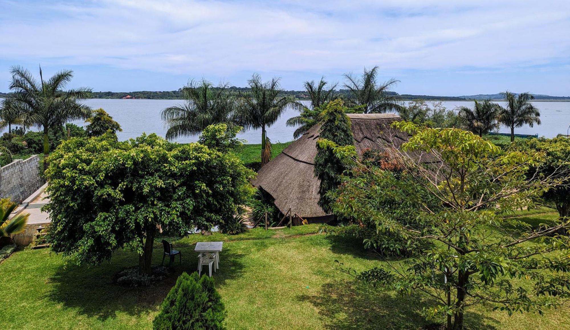 Oslo Gardens Bed & Breakfast Entebbe Esterno foto