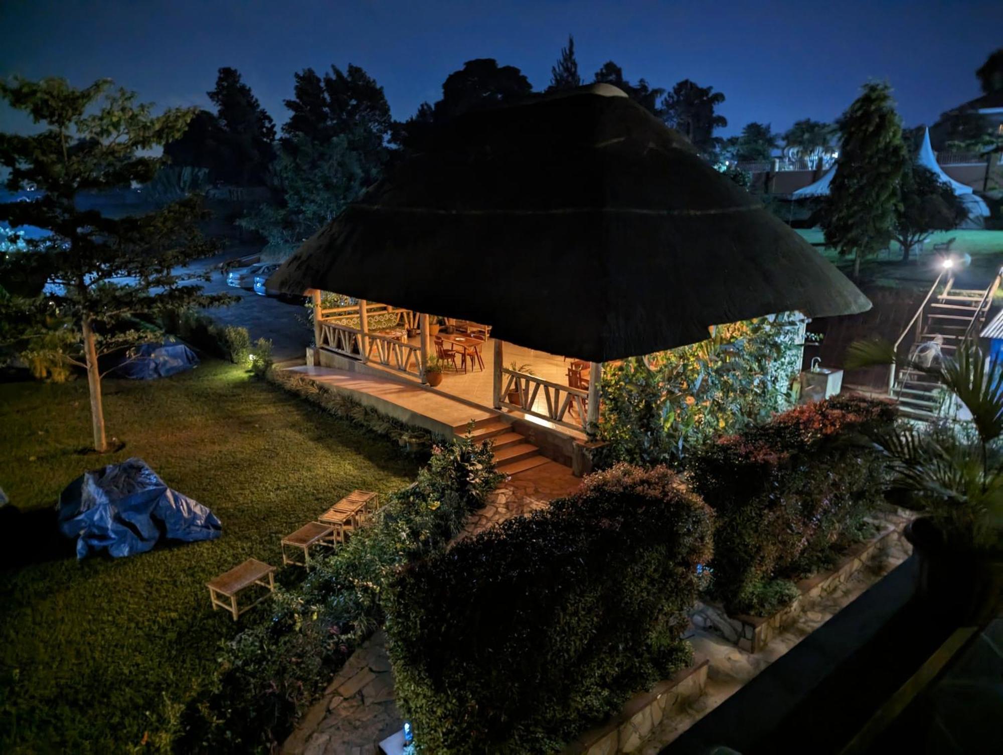 Oslo Gardens Bed & Breakfast Entebbe Esterno foto