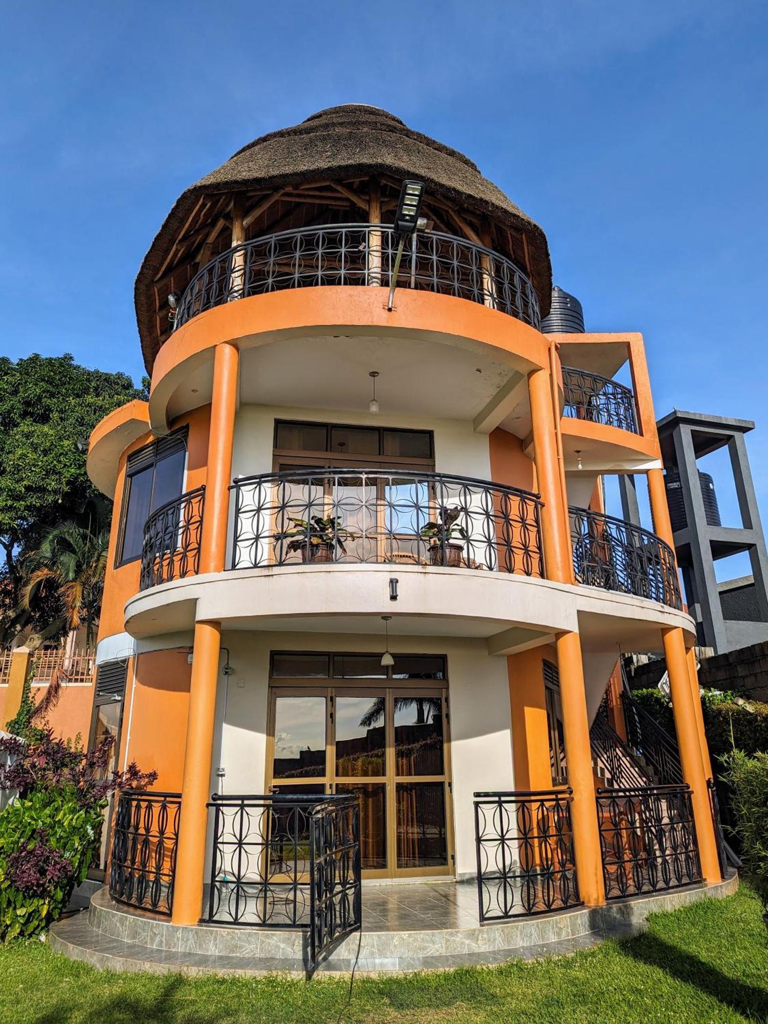 Oslo Gardens Bed & Breakfast Entebbe Esterno foto